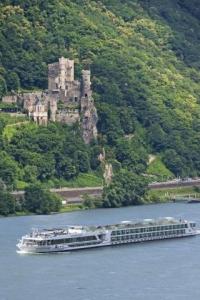 Jet Vacations tours the Blue Danube with Pasadena Chamber members.
