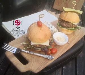 Cheeseburger Week logo burger