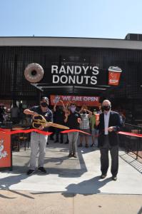 Randy's Donuts opening in Pasadena