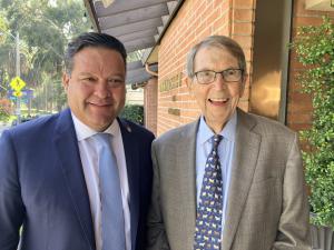 Mayor Victor Gordo with former Mayor Bill Bogaard at the Chamber Economic Summit